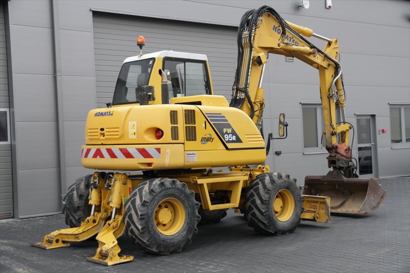 KOMATSU WB 95 R-1 części zamienne